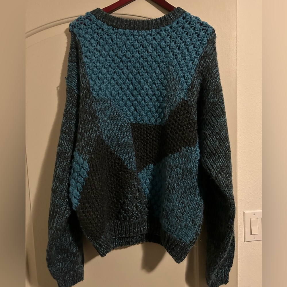 Secret scenes size large chunky knit multi color blue sweater